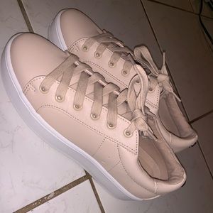 Steve Madden Sneakers